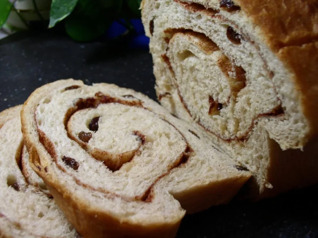 Easy Amish Cinnamon Bread Recipe