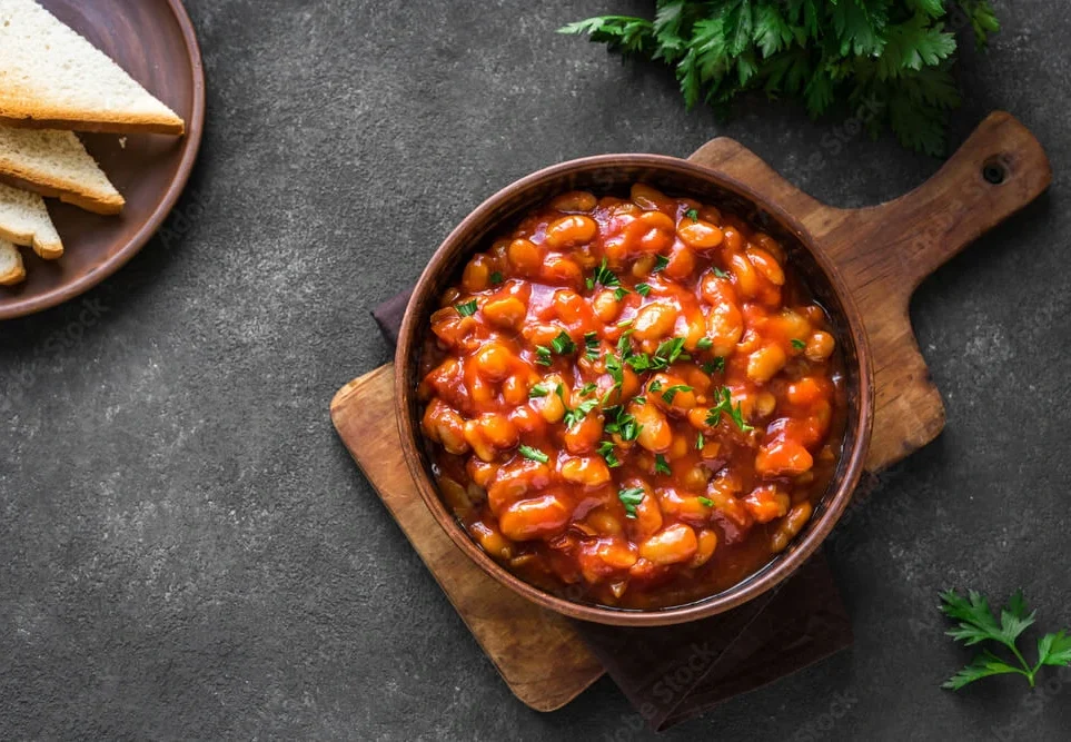 Simple Baked Beans Recipe with a Rich, Smoky Flavor